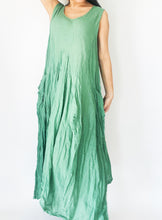 Load image into Gallery viewer, Loosely Drape Dress with Pockets
