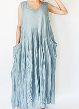 Load image into Gallery viewer, Loosely Drape Dress with Pockets
