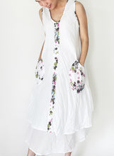 Load image into Gallery viewer, Floral Layered Dress with Front Pockets
