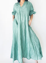 Load image into Gallery viewer, Puff Sleeve Pleated Dress with Pockets
